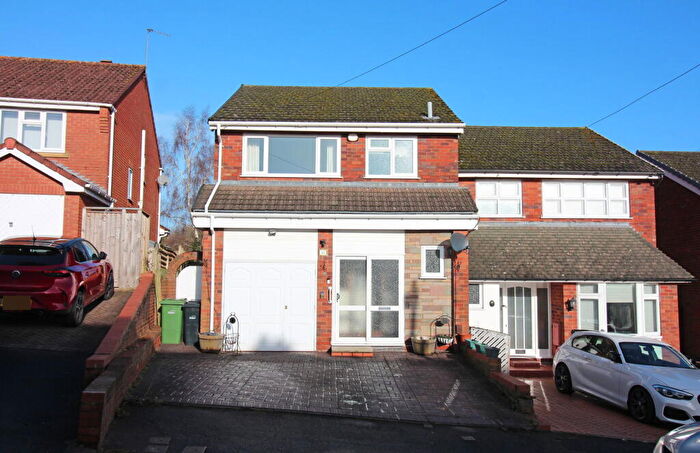 3 Bedroom Semi-Detached House For Sale In Kingswinford, The Rise, DY6