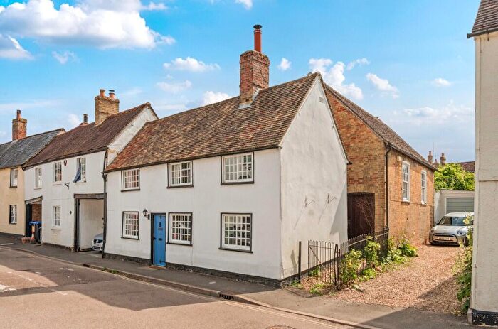 3 Bedroom Cottage To Rent In East Street, Kimbolton, PE28