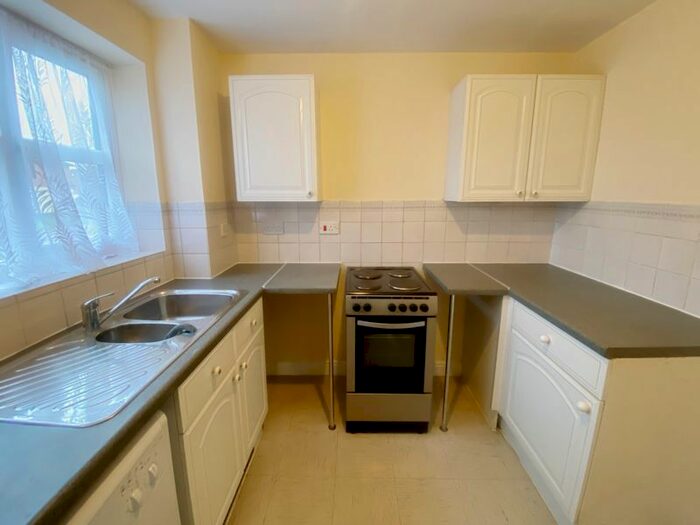 Studio To Rent In Cherry Blossom Close, London, N13