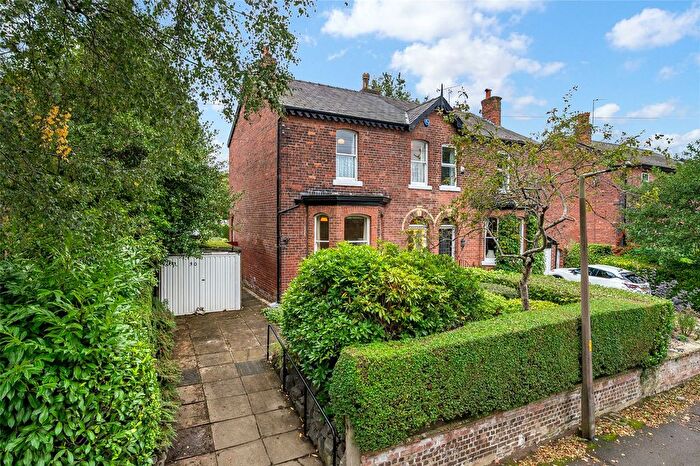 3 Bedroom Semi-Detached House For Sale In Leegate Road, Heaton Moor, Stockport, SK4