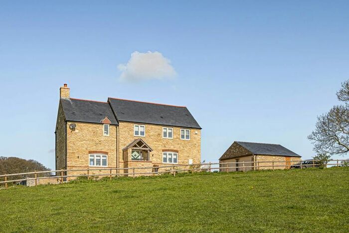 4 Bedroom Detached House To Rent In White Oak Green, Hailey, OX29
