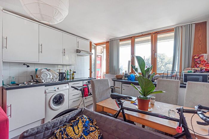 3 Bedroom Flat To Rent In Pelican Estate, Peckham, SE15