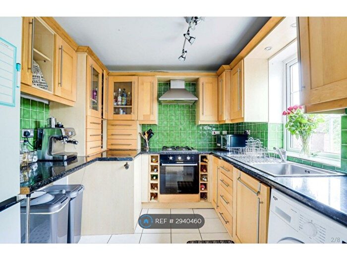 2 Bedroom Maisonette To Rent In Holme Lodge, Nottingham, NG4