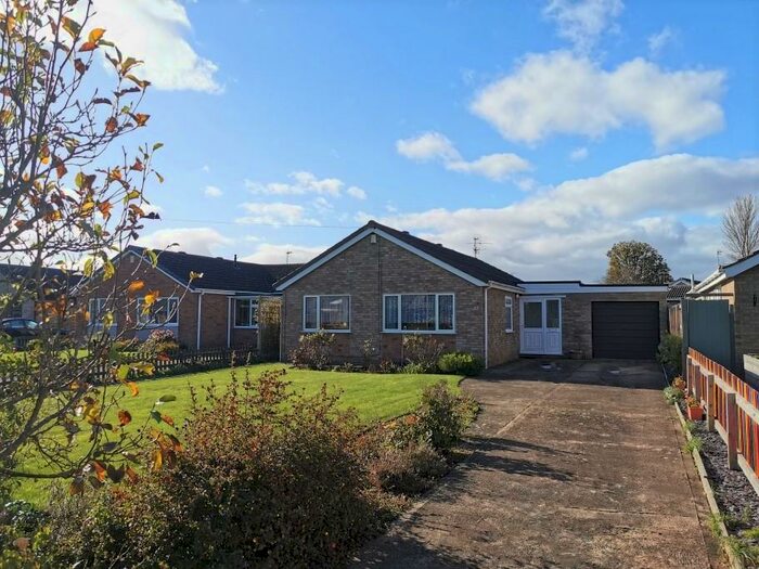 3 Bedroom Bungalow To Rent In Bishops Road, Leasingham, NG34