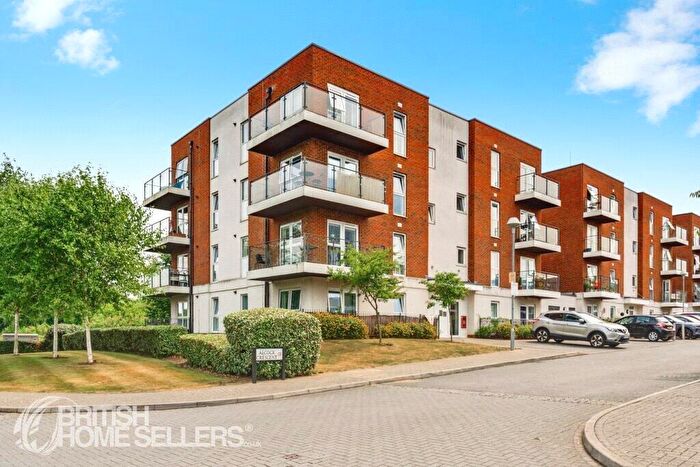 2 Bedroom Apartment For Sale In Alcock Crescent, Crayford, Dartford, DA1