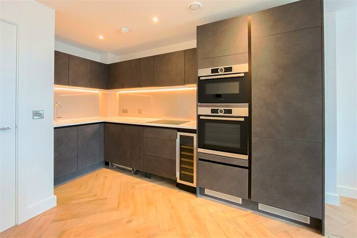 1 Bedroom Apartment To Rent In Elizabeth Tower, M15