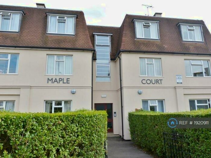 2 Bedroom Flat To Rent In Maple Court, Kingston Upon Thames, KT1