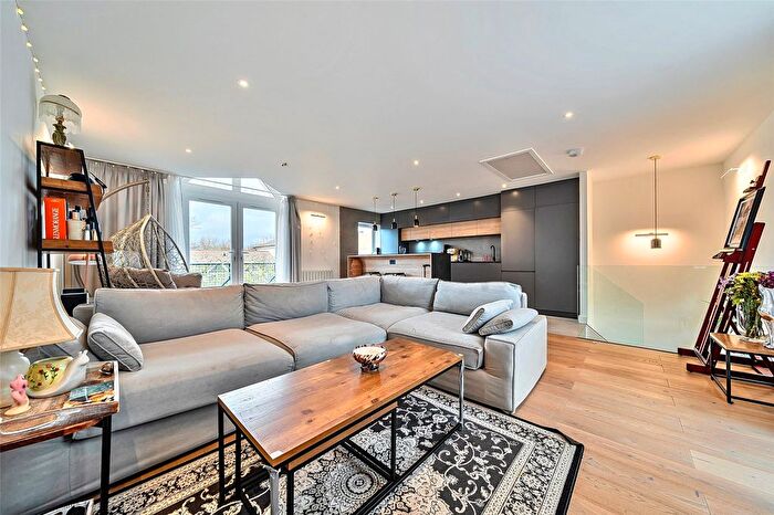 2 Bedroom Flat For Sale In Croft Street, Surrey Quays, SE8