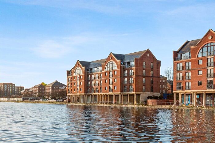 2 Bedroom Apartment For Sale In Schooner Way, Cardiff, CF10