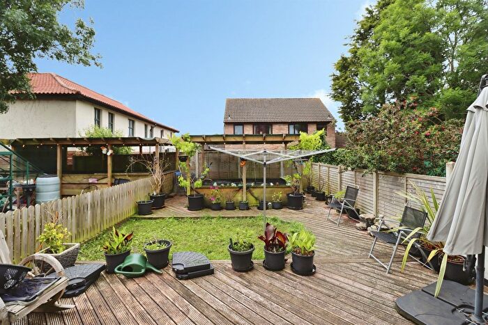3 Bedroom Semi-detached House For Sale In Apseleys Mead, Bradley Stoke, Bristol, BS32