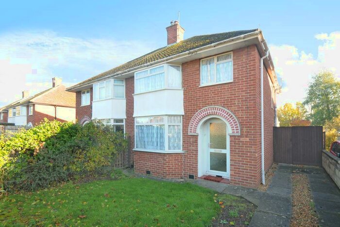 3 Bedroom Semi-Detached House To Rent In Marsh Lane, Headington, OX3
