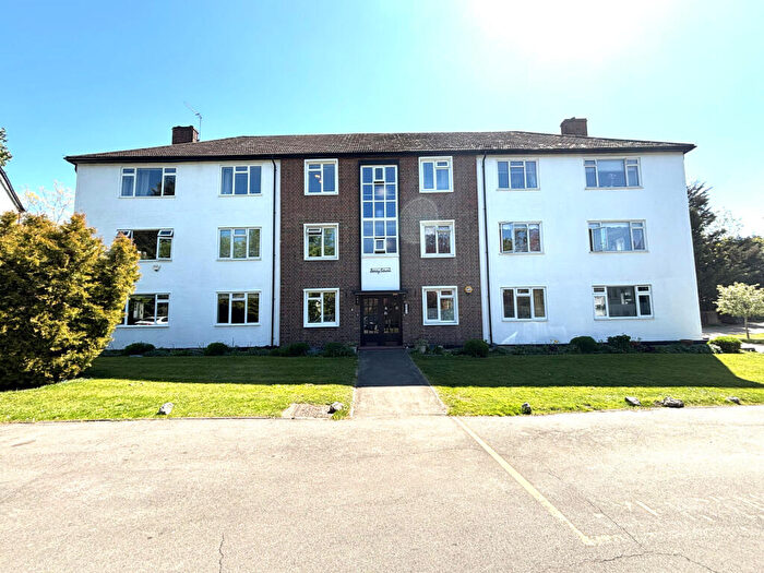 3 Bedroom Apartment To Rent In Southend Road, Beckenham, Kent, BR3
