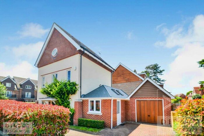 4 Bedroom Detached House To Rent In Mulberry Way, Ashtead, KT21
