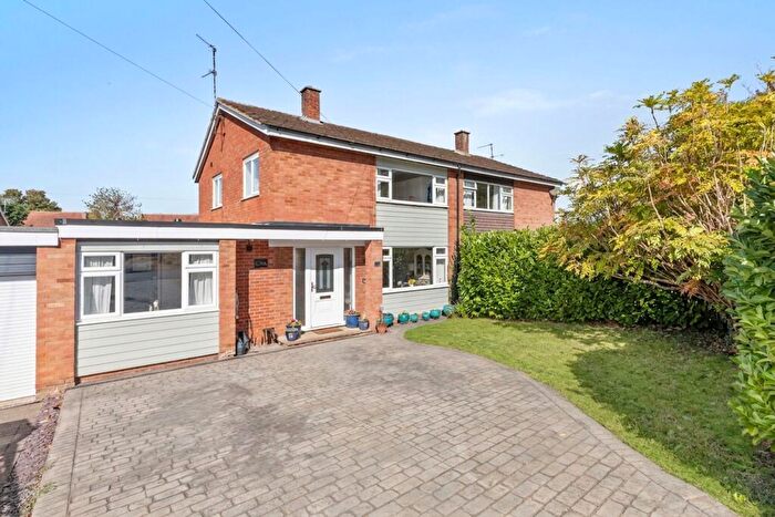4 Bedroom Semi-Detached House For Sale In Churchway, Haddenham, HP17