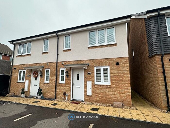 3 Bedroom Semi-Detached House To Rent In Bailey Mews, Shinfield, Reading, RG2