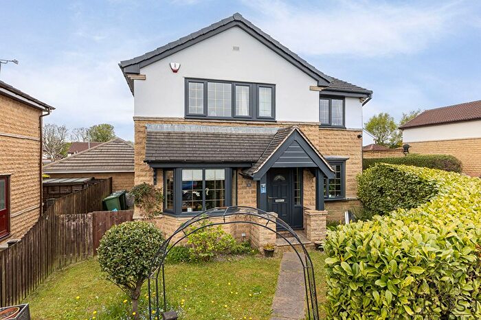 4 Bedroom Detached House For Sale In The Coppice, Mirfield, WF14