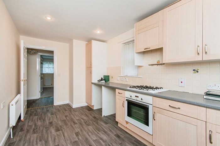 2 Bedroom Semi-Detached Bungalow For Sale In Back Northgate, Pontefract, WF8