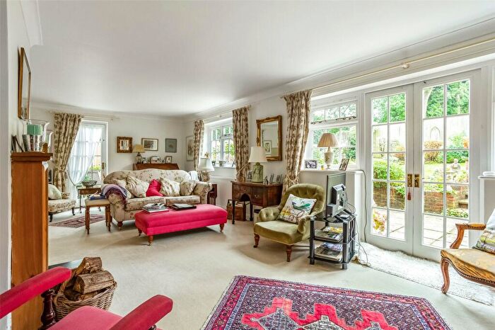 4 Bedroom Detached House For Sale In Tyfield, Sherborne St John, RG24