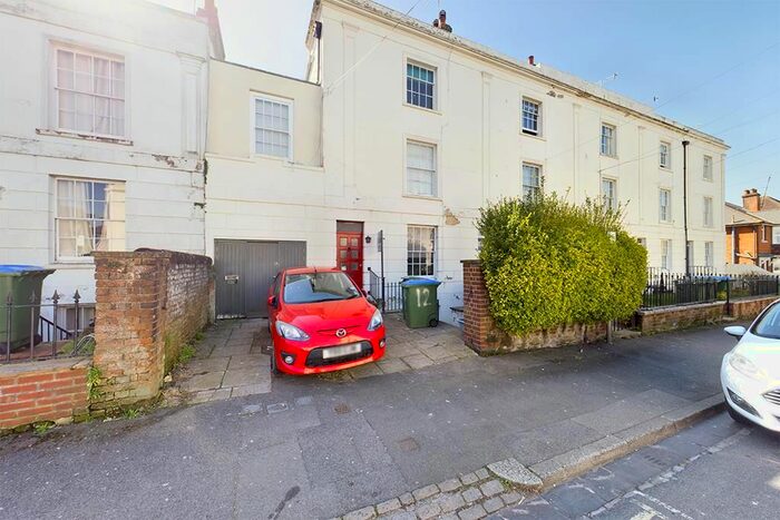 1 Bedroom Flat To Rent In Henstead Road, Southampton, SO15