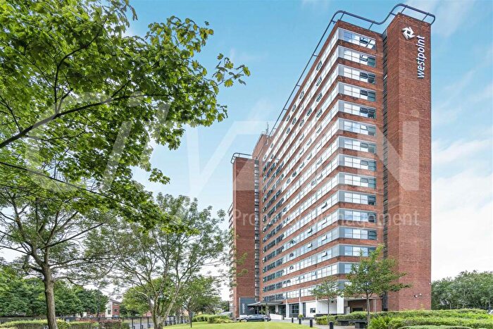 Flat To Rent In West Point, Chester Road, Old Trafford, M16