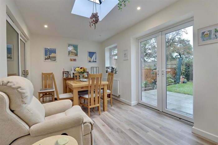 3 Bedroom Bungalow For Sale In Abbotts Way, Fareham, PO15