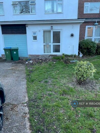 3 Bedroom Terraced House To Rent In Abbotsfield Close, Southampton, SO16