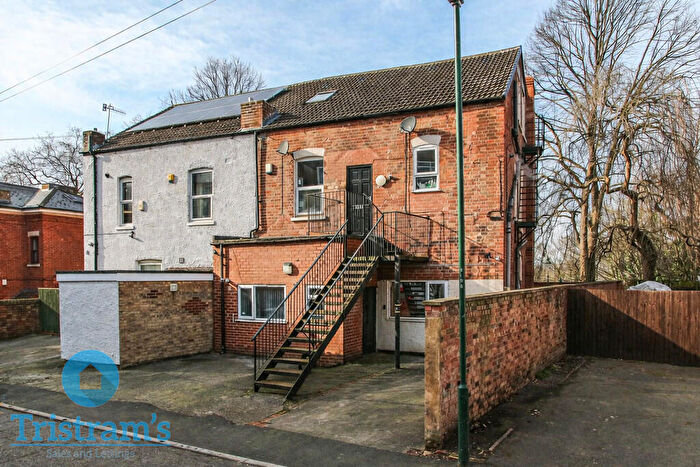 3 Bedroom Apartment To Rent In Waterloo Road, Nottingham, NG7