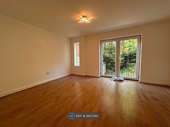 2 Bedroom Flat To Rent In Leighton Buzzard Road, Hemel Hempstead, HP1