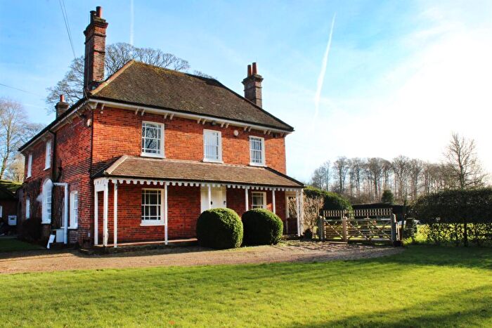 5 Bedroom House To Rent In Pennhouse Farmhouse, HP10