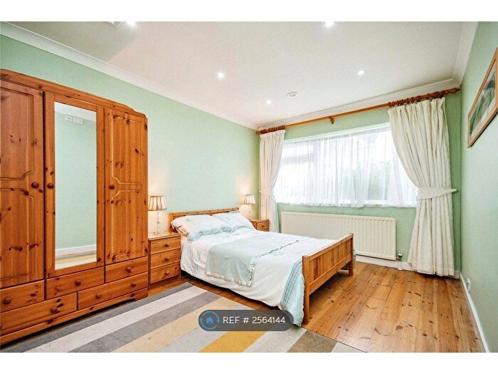 2 Bedroom Bungalow To Rent In Heol Y Graig, Aberporth, Cardigan, SA43