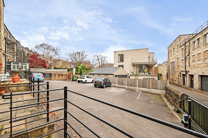 3 Bedroom Flat To Rent In Swan Road, Harrogate, North Yorkshire, HG1