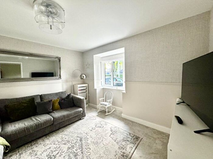 3 Bedroom Semi-Detached House For Sale In Westcliffe Road, Cleckheaton, BD19