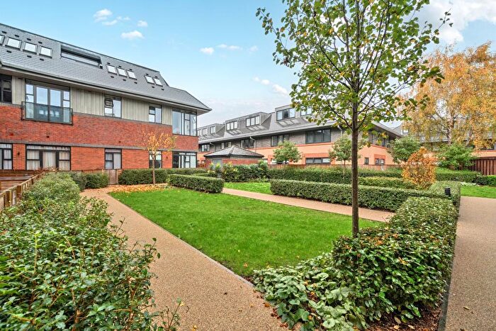 1 Bedroom Flat For Sale In Woking, GU21