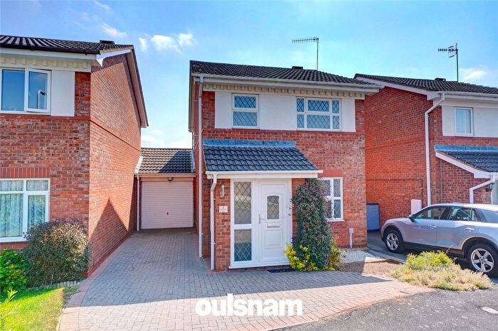 3 Bedroom Link Detached House For Sale In Grosvenor Close, Droitwich, WR9