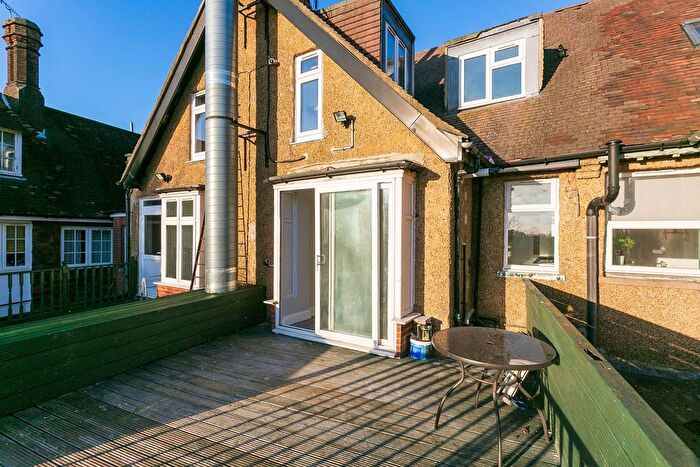 1 Bedroom Flat To Rent In Bushey High Street, Bushey, WD23