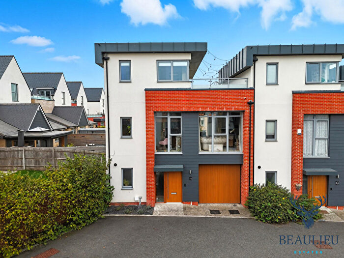4 Bedroom Town House For Sale In Gordon Carlton Gardens, Beaulieu Park, CM1
