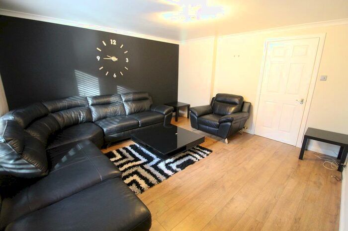 2 Bedroom Flat To Rent In Claremont Street, First Floor, AB10