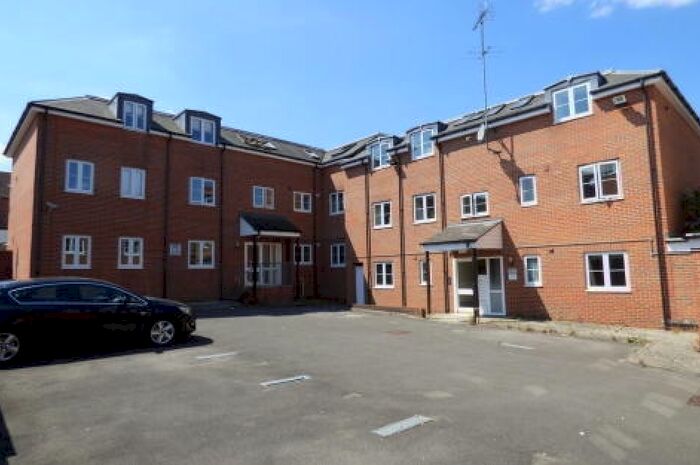 1 Bedroom Flat To Rent In Curtis Street, Swindon, SN1