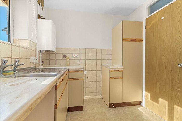 2 Bedroom Bungalow For Sale In Cacklebury Close, Hailsham, East Sussex, BN27