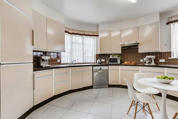 5 Bedroom Flat To Rent In Heath Rise, Kersfield Road, SW15