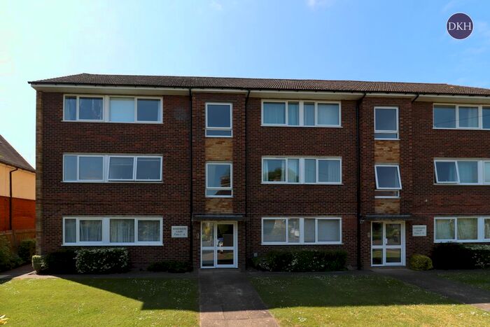 2 Bedroom Flat To Rent In Windermere Court, Alexandra Road, Watford, WD17