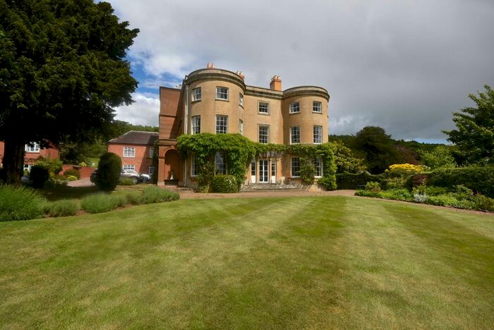 3 Bedroom Flat For Sale In Underdown House, Ledbury, Herefordshire, HR8