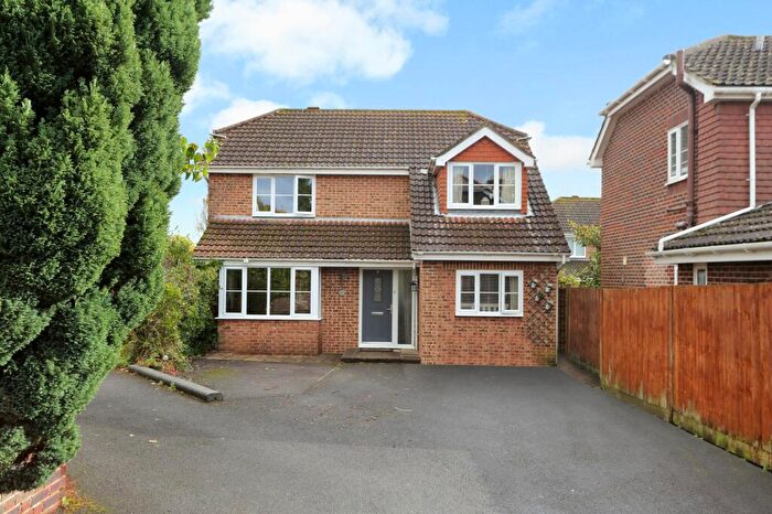 5 Bedroom Detached House For Sale In Linden Close, Waltham Chase, SO32