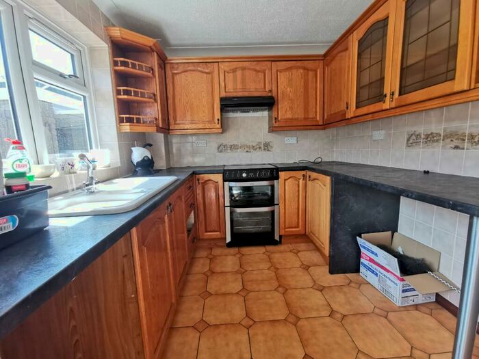 2 Bedroom Bungalow To Rent In Three Corner Drive, Norwich, NR6