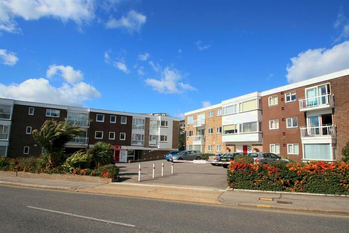 2 Bedroom Flat To Rent In Waters Edge, Shorefield Road, Westcliff-On-Sea, SS0