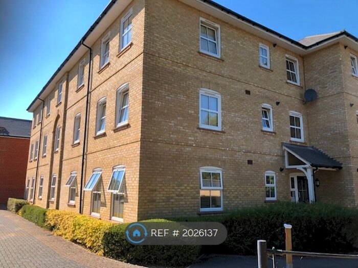 1 Bedroom Flat To Rent In Woolston Place, Sherfield On Loddon, RG27