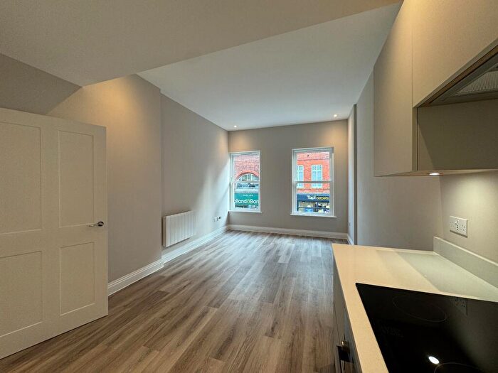 2 Bedroom Apartment To Rent In West Street, Maidenhead, Berkshire, SL6