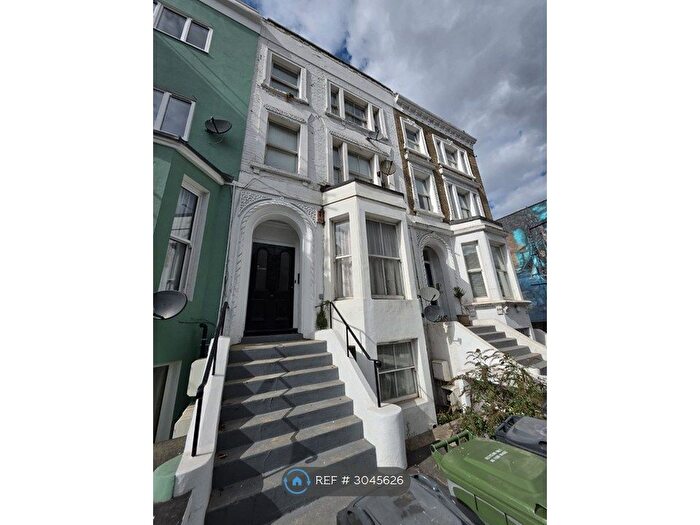 3 Bedroom Maisonette To Rent In Coldharbour Lane, London, SE5