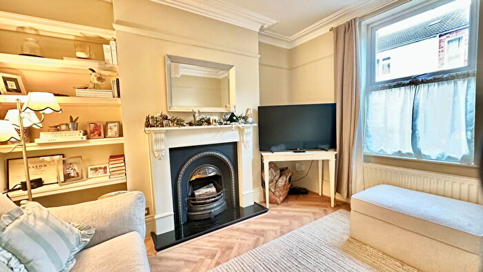 3 Bedroom Terraced House For Sale In Gray Street, Lincoln, LN1