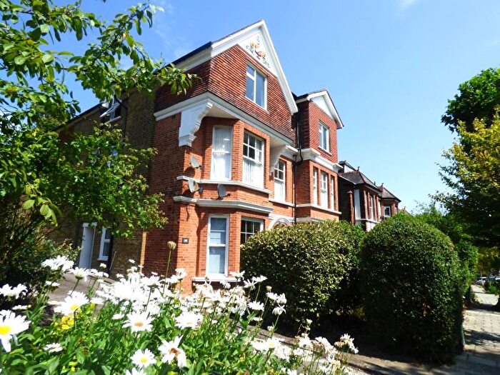 2 Bedroom Flat To Rent In Thornlaw Road, London, SE27